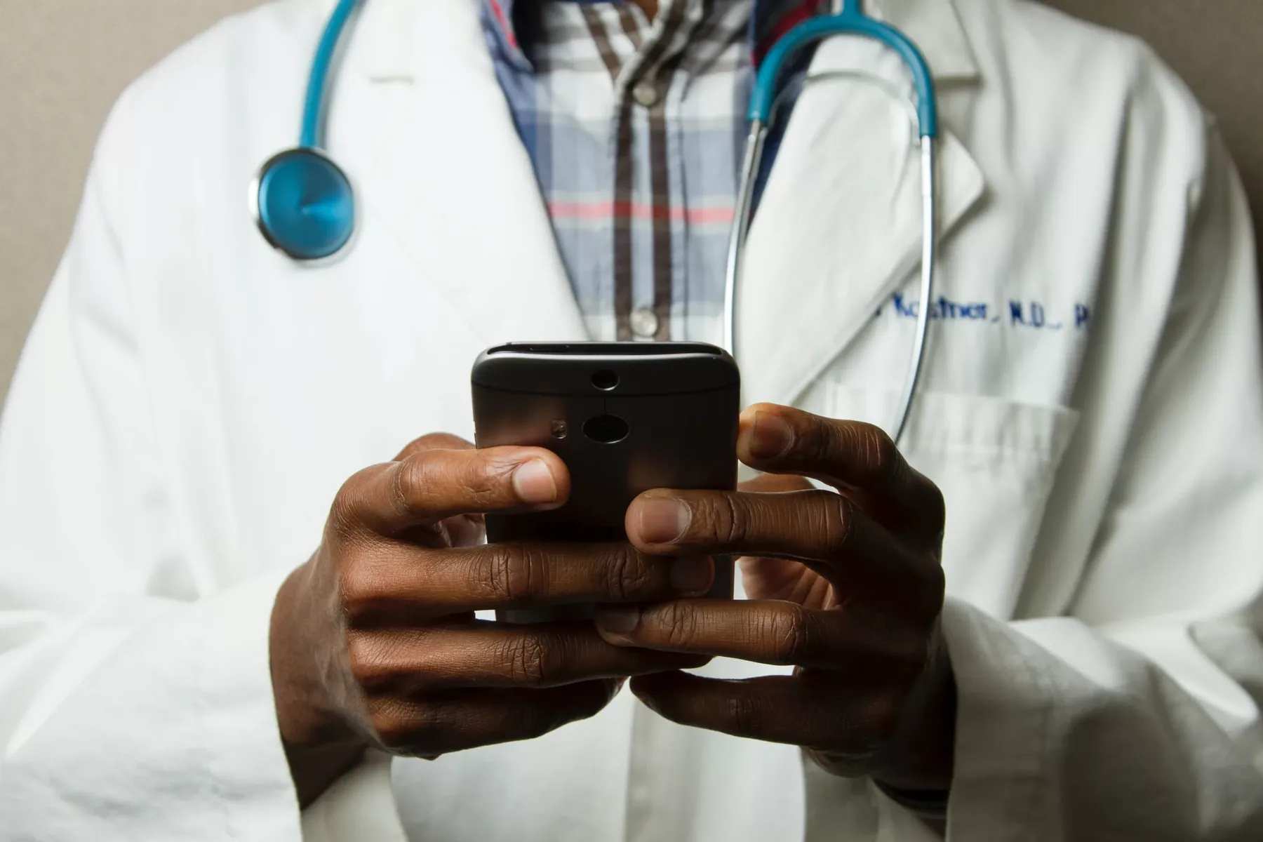 Wie Kultur unsere Gesundheit prägt — und warum das in der Pflege zählt